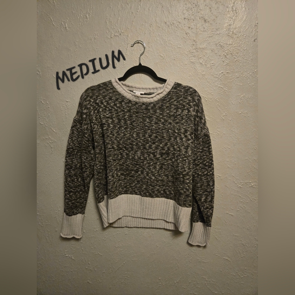 Lularoe Gray & Black Harper Pull Over Sweater Round Neck Size Medium